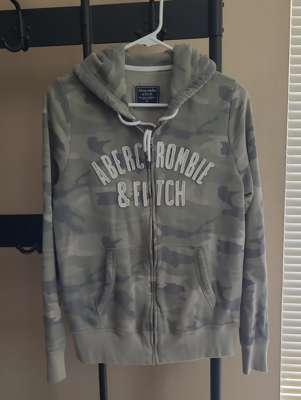 Abercrombie & Fitch Womens Olive Camo Zip Hoodie